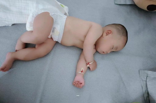 乐平怀孕肚子撑的难受