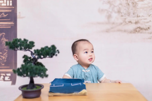 乐平宝宝半夜吐了怎么回事 乐平宝宝半夜吐了怎么回事